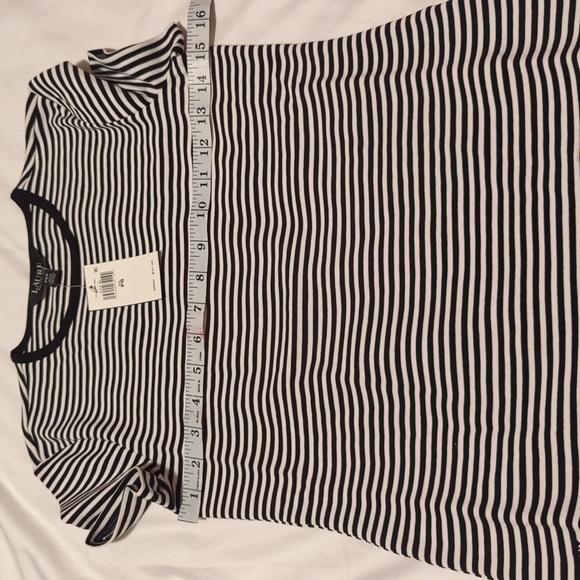 Lauren Ralph Lauren Women's Black/White Petite T-shirt. - Picture 5 of 8